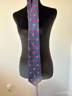 Payne Stewart Vintage 100% Silk Golf Crest Striped Tie Blue Purple Made in USA